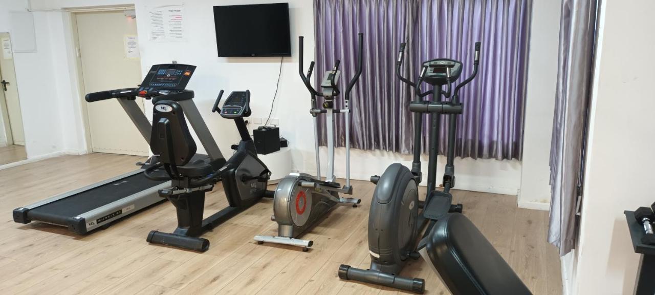 Beach Suite Israel- Private Jacuzzi Garden Suite & Gym, 3 Min Walk To Beach ביץ סוייט ישראל- ג'קוזי פרטי בגינה 3 דקות הליכה לים וחדר כושר Asjkelon Buitenkant foto