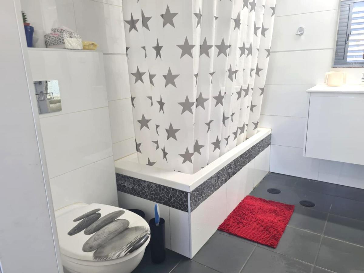 Beach Suite Israel- Private Jacuzzi Garden Suite & Gym, 3 Min Walk To Beach ביץ סוייט ישראל- ג'קוזי פרטי בגינה 3 דקות הליכה לים וחדר כושר Asjkelon Buitenkant foto