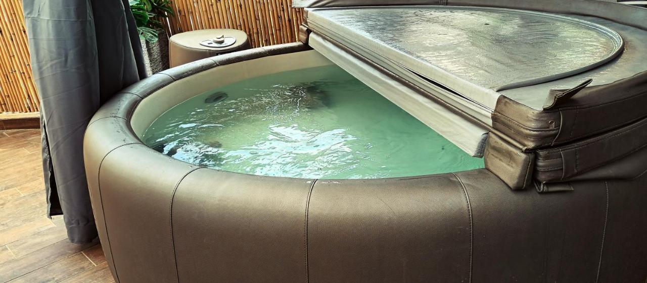 Beach Suite Israel- Private Jacuzzi Garden Suite & Gym, 3 Min Walk To Beach ביץ סוייט ישראל- ג'קוזי פרטי בגינה 3 דקות הליכה לים וחדר כושר Asjkelon Buitenkant foto
